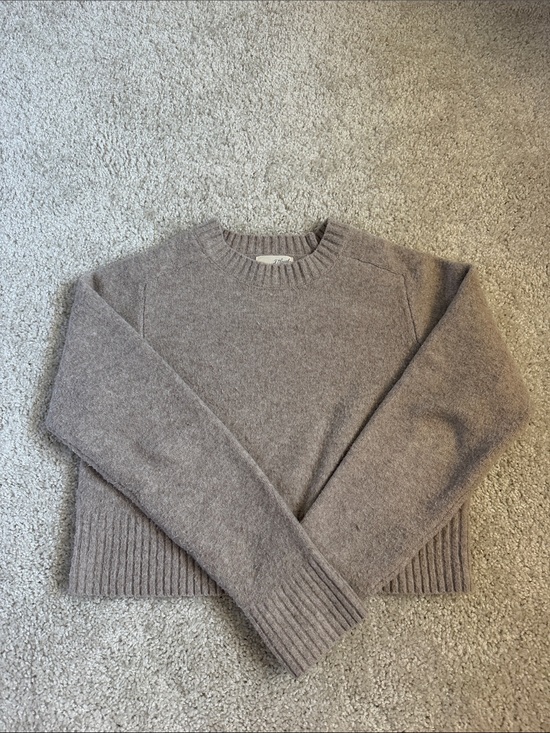 Universal Thread Sweaters - Universal Thread Taupe Crewneck Sweater